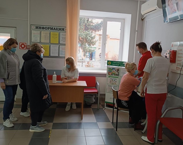 На Дне здоровья в Павловской местным жителям рассказали о профилактике ХНИЗ